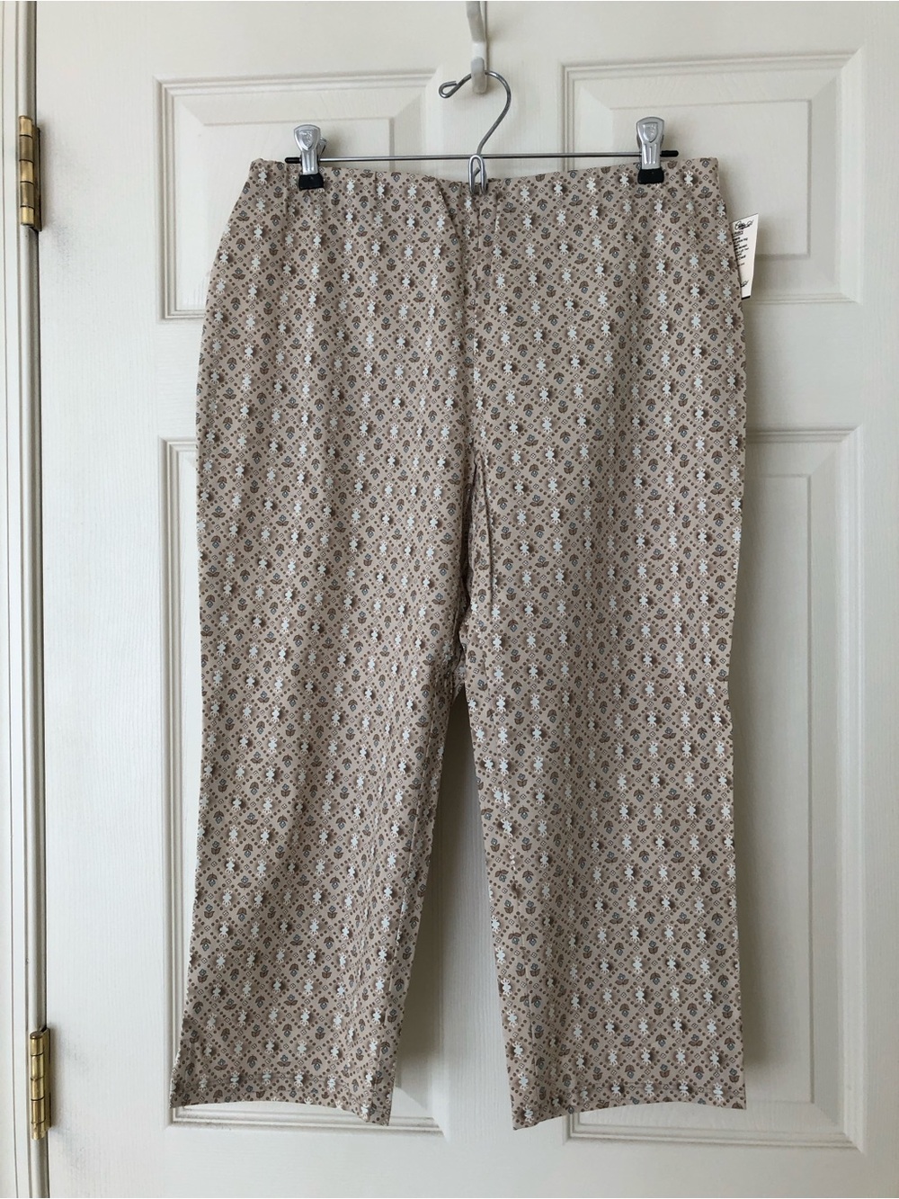 NWT Max Studio Stretch Cotton Beige Print Capri Pants Size Large